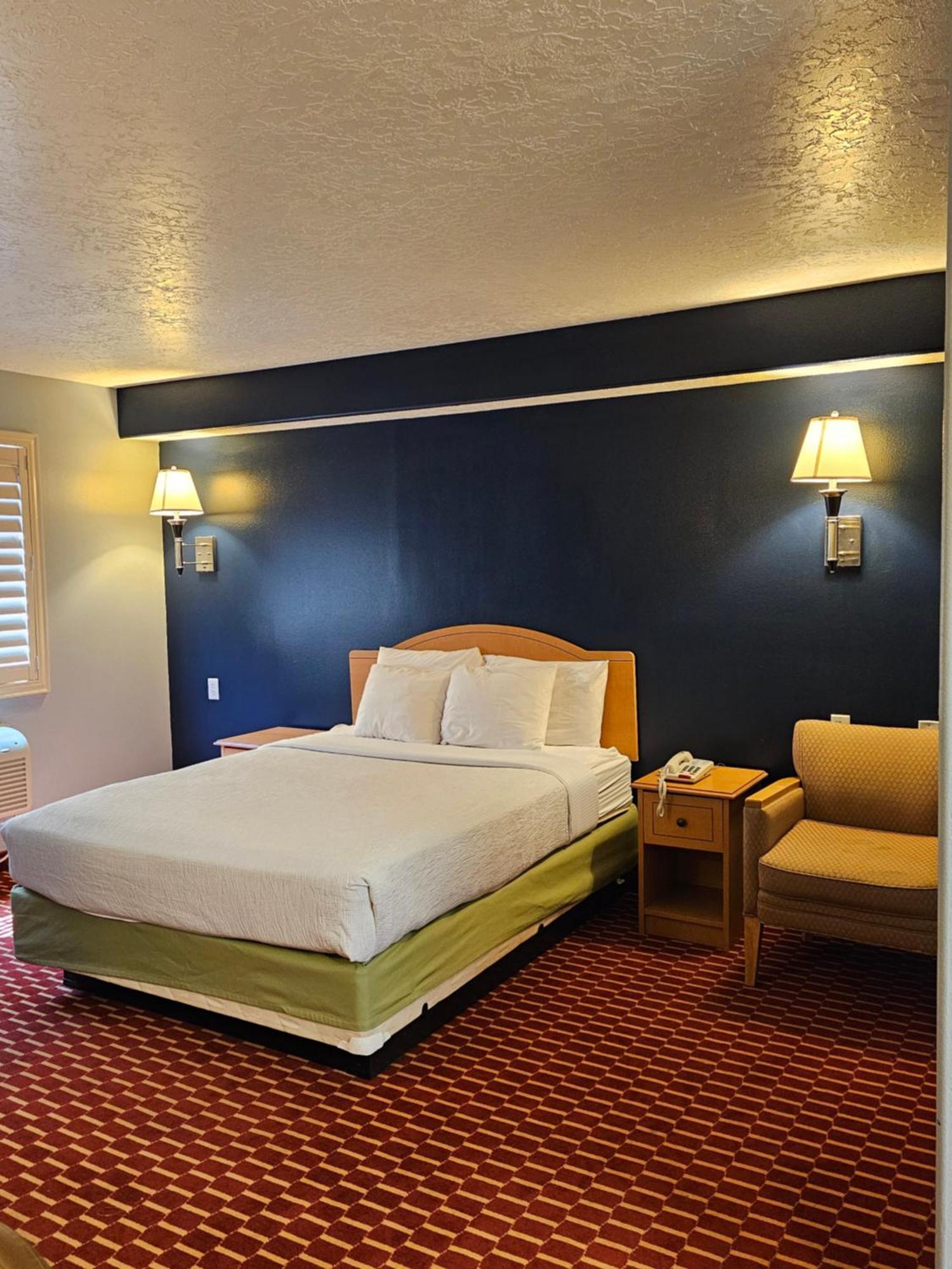 Executive Inn & Suites Extended Stay - Vernal Ngoại thất bức ảnh