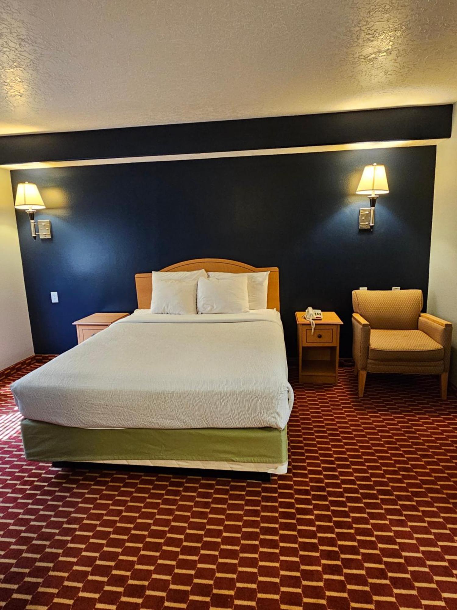 Executive Inn & Suites Extended Stay - Vernal Ngoại thất bức ảnh